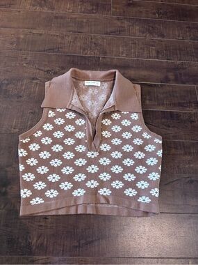 Cropped Collared V-Neck Floral Knit Sleeveless Sweater Vest - Mauve/White